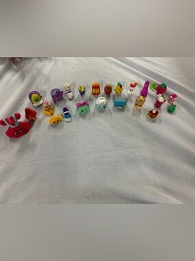 Shopkins Lot  of 23